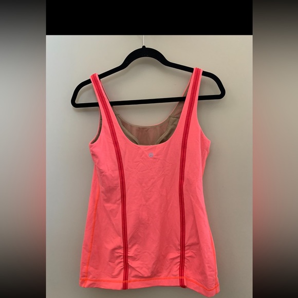 Lulu lemon top - Picture 2 of 2
